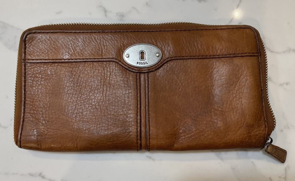 Fossil Wallet Womens One Size Brown Leather Zip-Around Travel Organizer